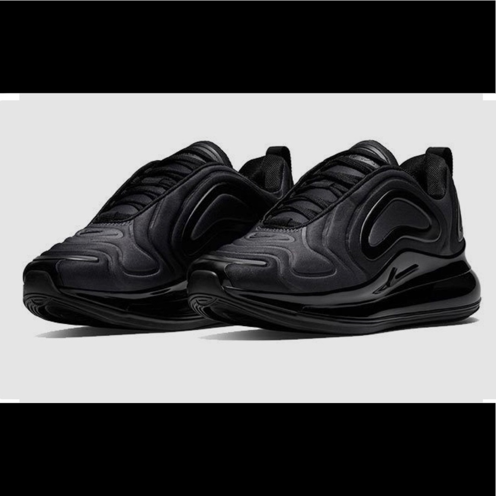 NIKE AIR MAX 720